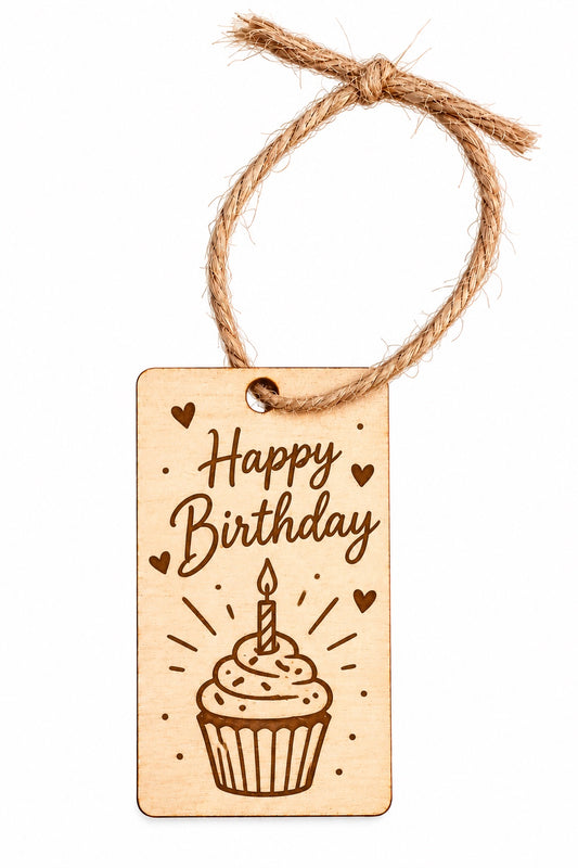 Personalisierter eckiger Geschenkanhänger aus Holz mit Lasergravur – Beispiel 2