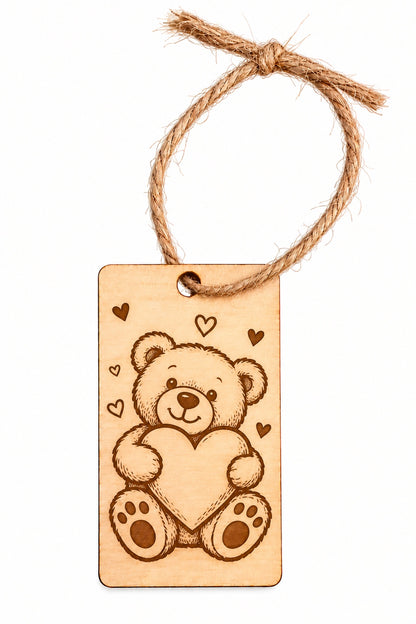 Personalisierter eckiger Geschenkanhänger aus Holz mit Lasergravur – Beispiel 4